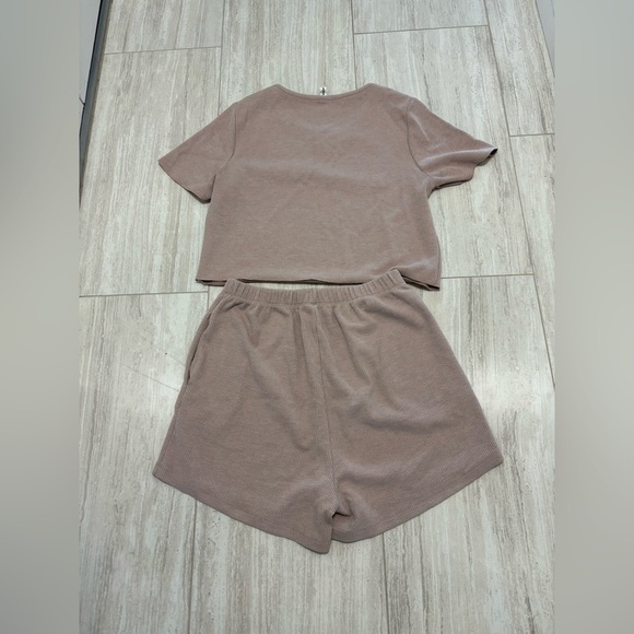 Wishlist Women’s Beige Knit 2 Piece T Shirt Shorts Matching Set Sz S - Picture 2 of 3